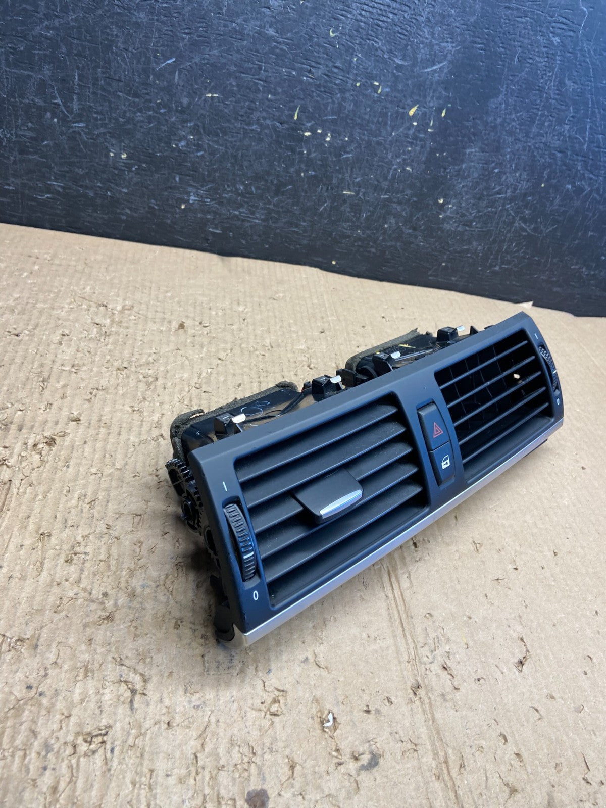 2007 to 2013 BMW X5 X6 Center Console Dash Air Vent af1705 DG1