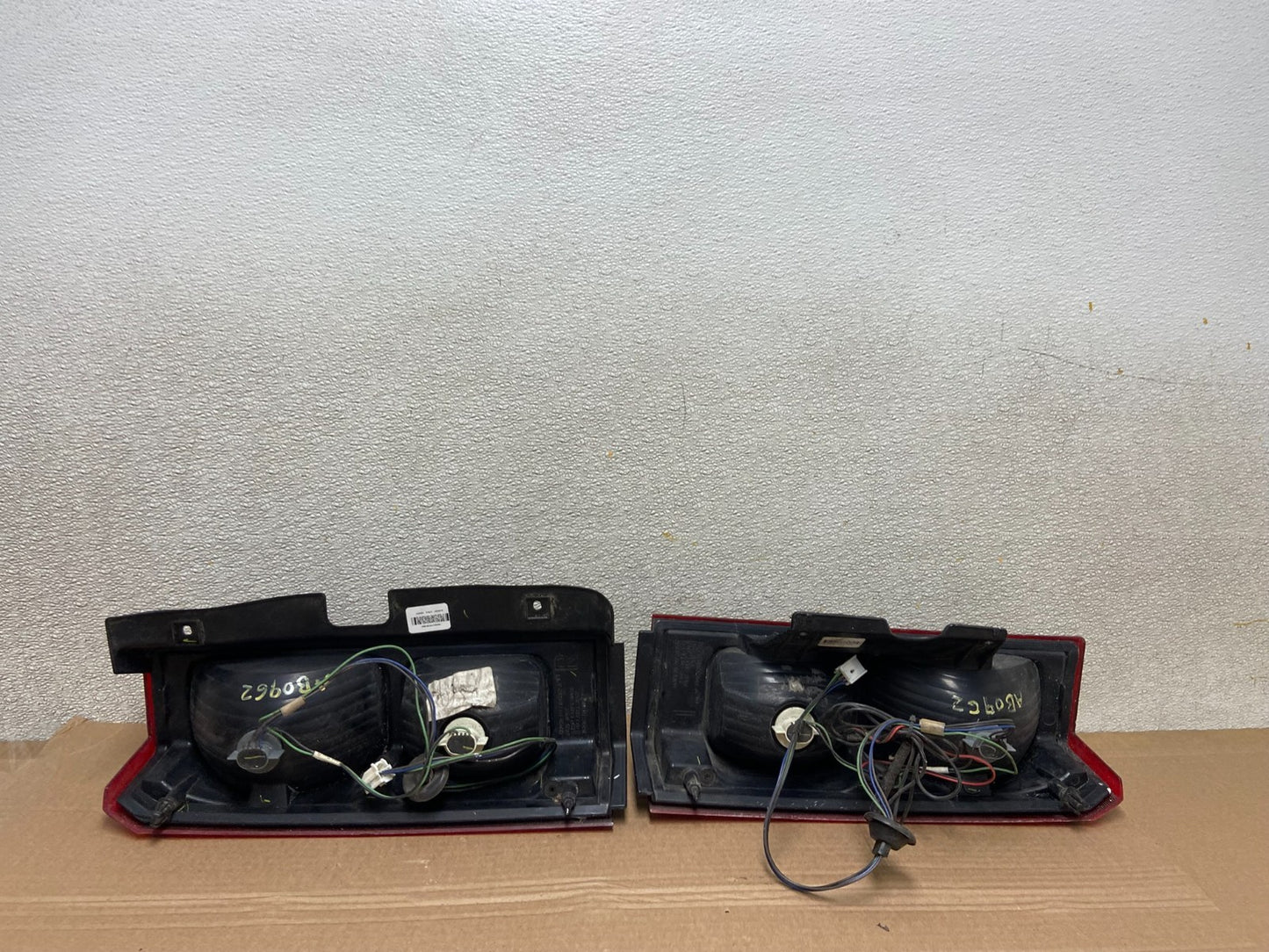 2006 to 2008 Hummer H3 Left+Right Side Tail Lights OEM AB0962 DW7