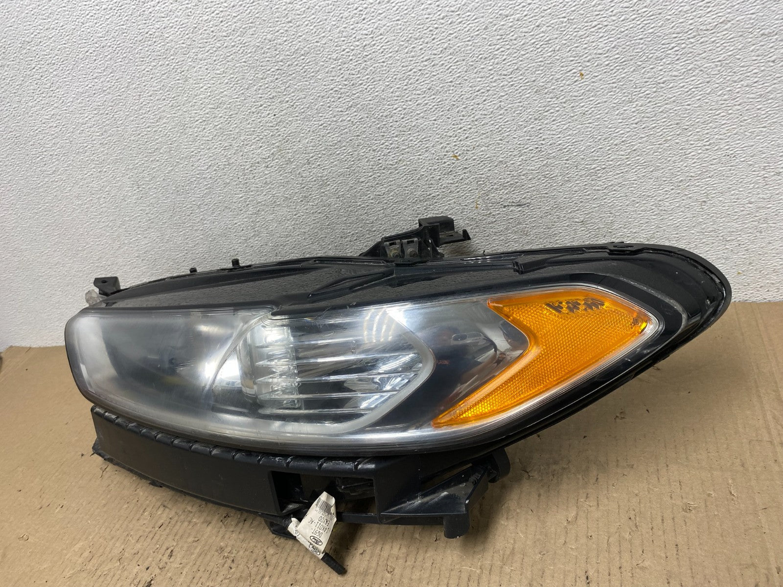 2013 to 2016 Ford Fusion Left Driver Lh Side Headlight AF6041 DW2