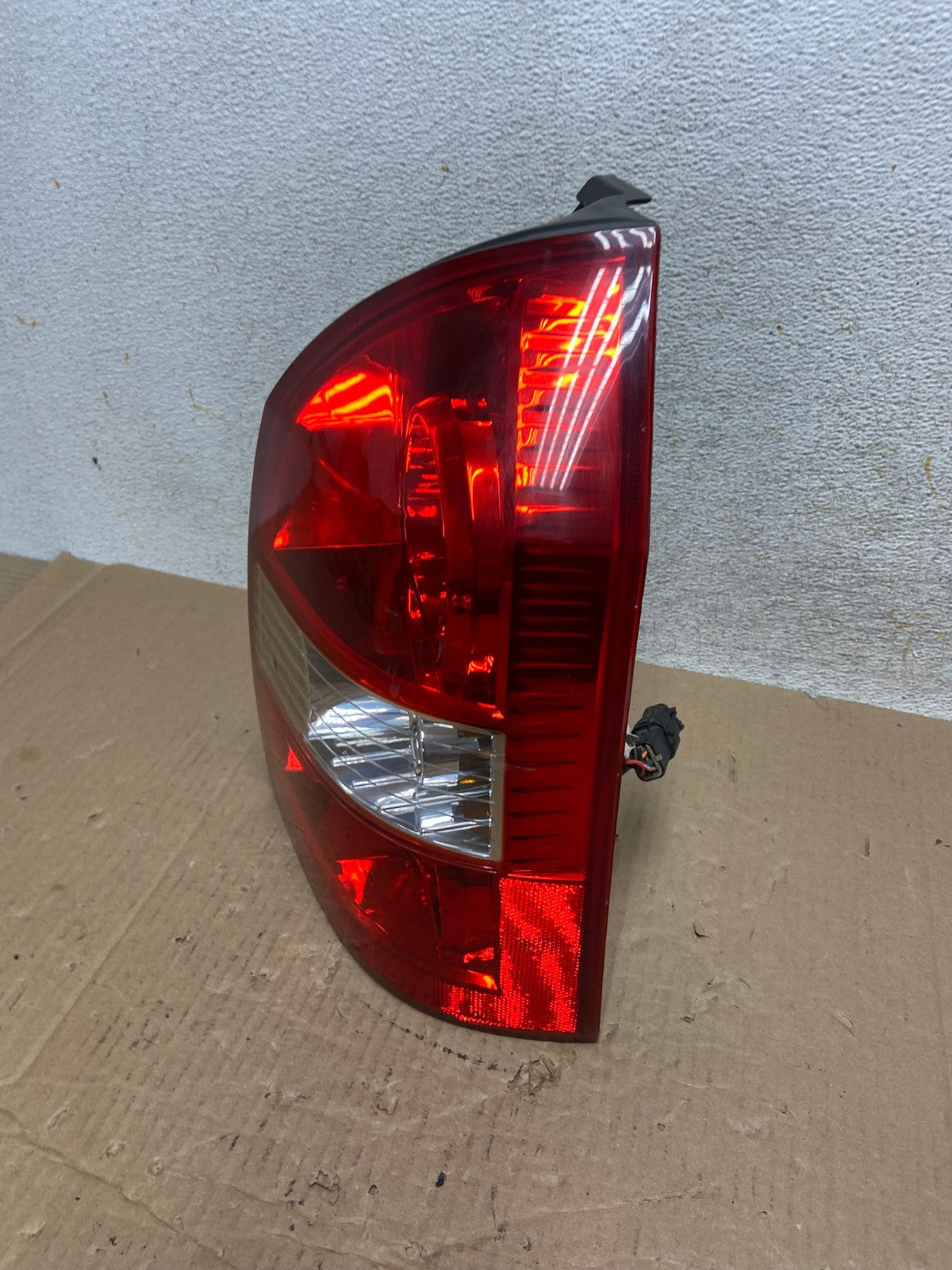 2005 to 2009 Hyundai Tucson Right Passenger Rh Tail Light AI1244 LK1