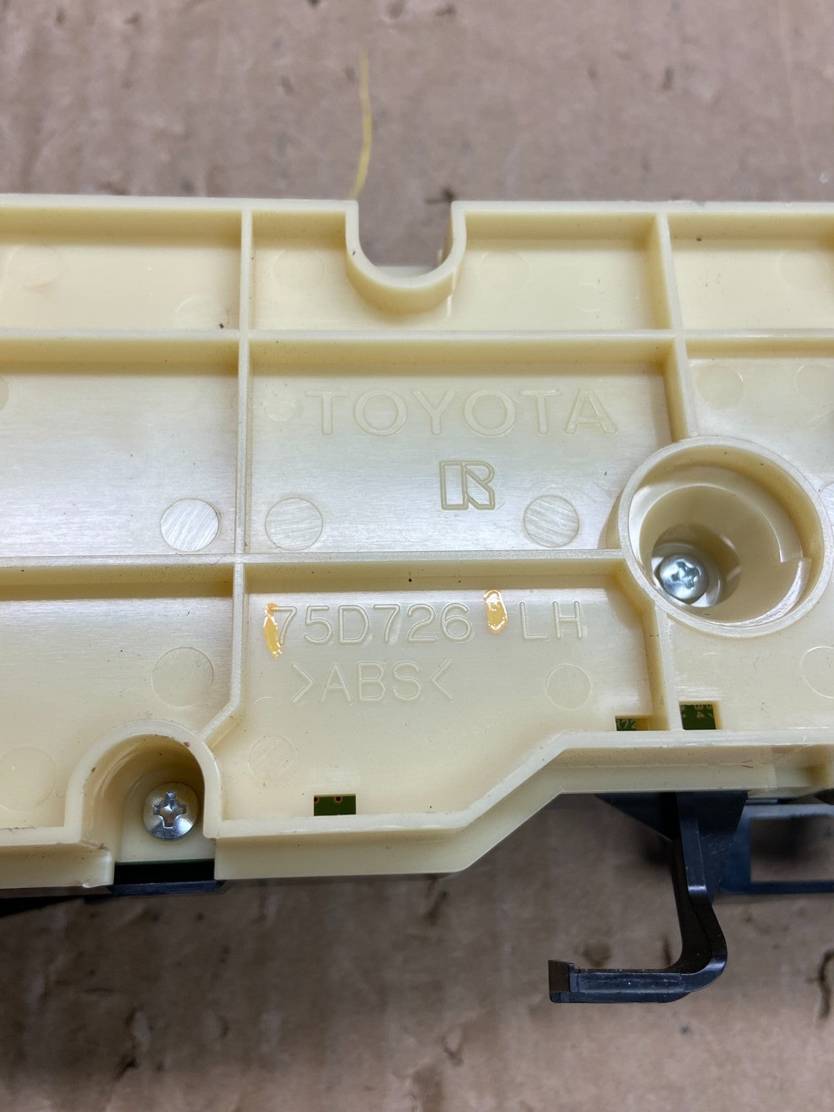 2010 to 2015 Toyota Prius A/C Heater Climate Control Unit Switch ad6851 DG5