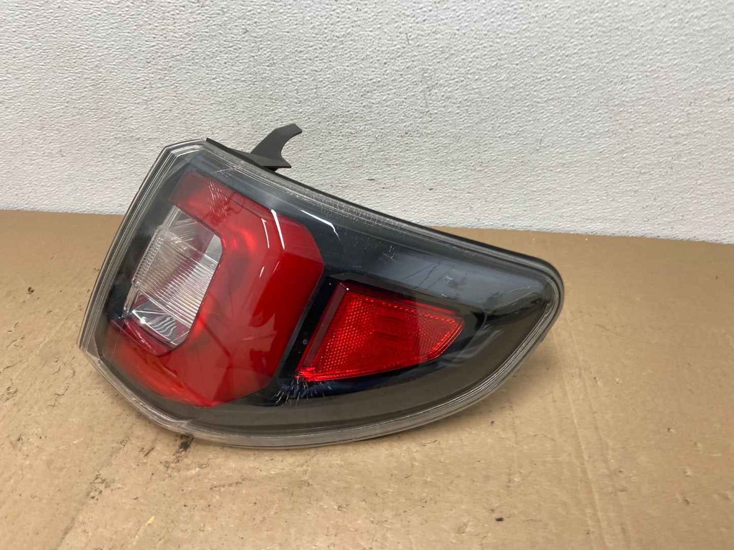 2013 to 2016 GMC Acadia Right Passenger RH Side Tail Light AC5949 LK1