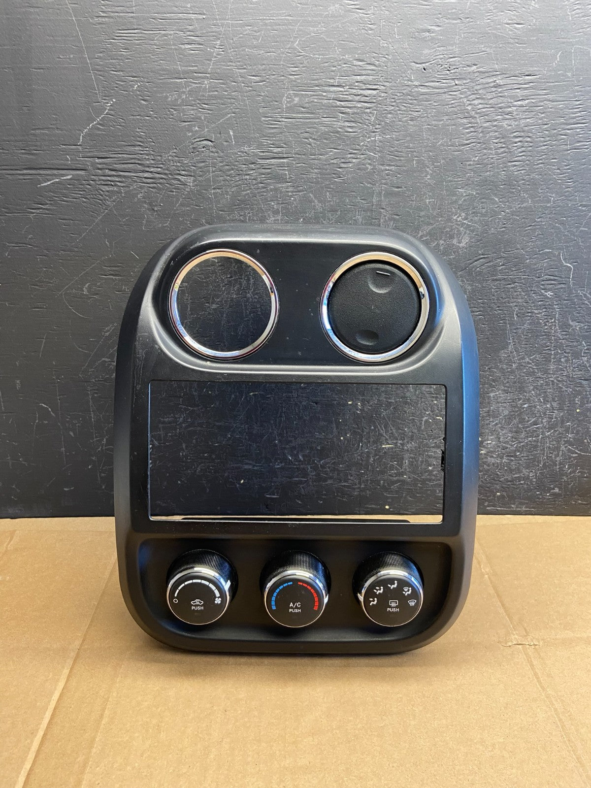 2011 to 2017 Jeep Compass Dash Climate Temperature Control Radio Bezel AD2040 DG0