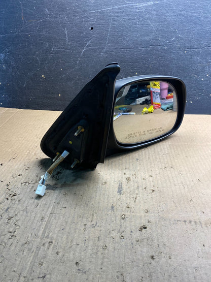 2001 to 2006 Toyota Sequoia Right Passenger View Door Mirror OEM AB0423 MS10