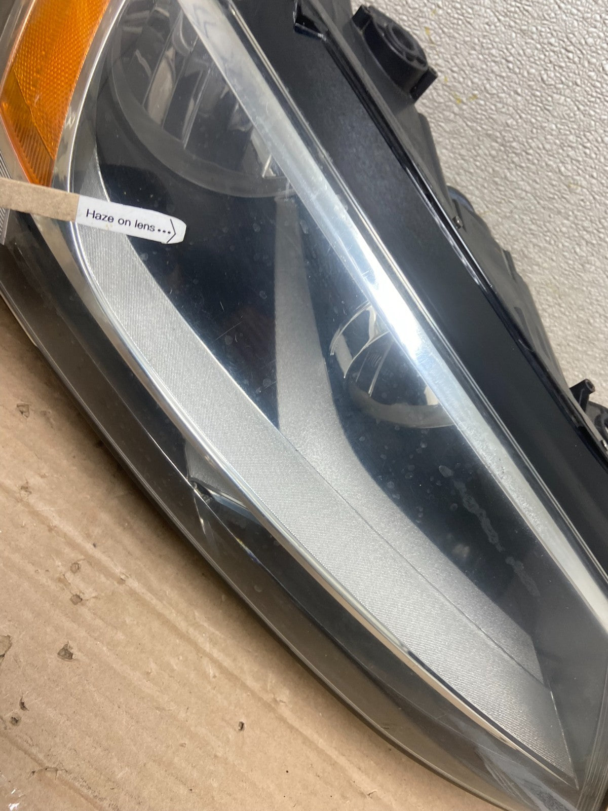2011 to 2014 Volkswagen Jetta Right Passenger RH Headlight Halogen AA8721 DW4