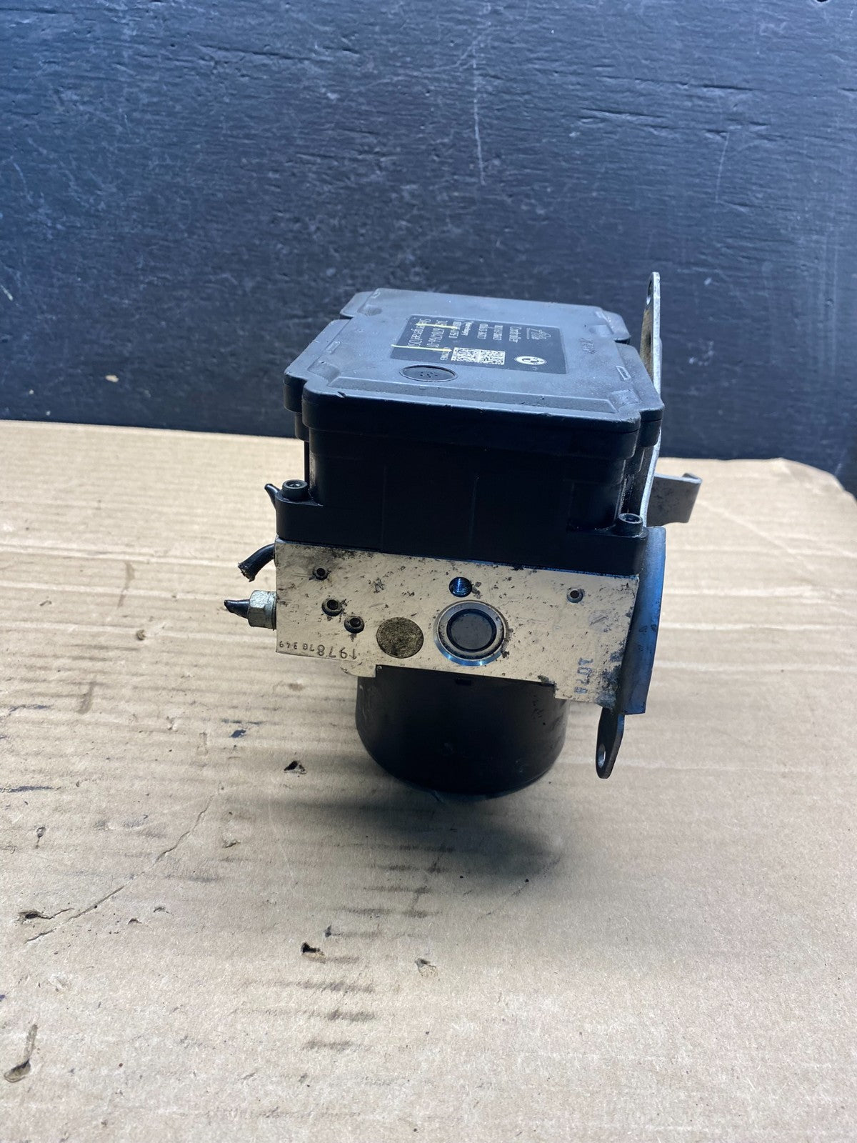 2007 2008 BMW 135i ABS Anti Lock Brake Pump 6784766-01 AF0102 DW2