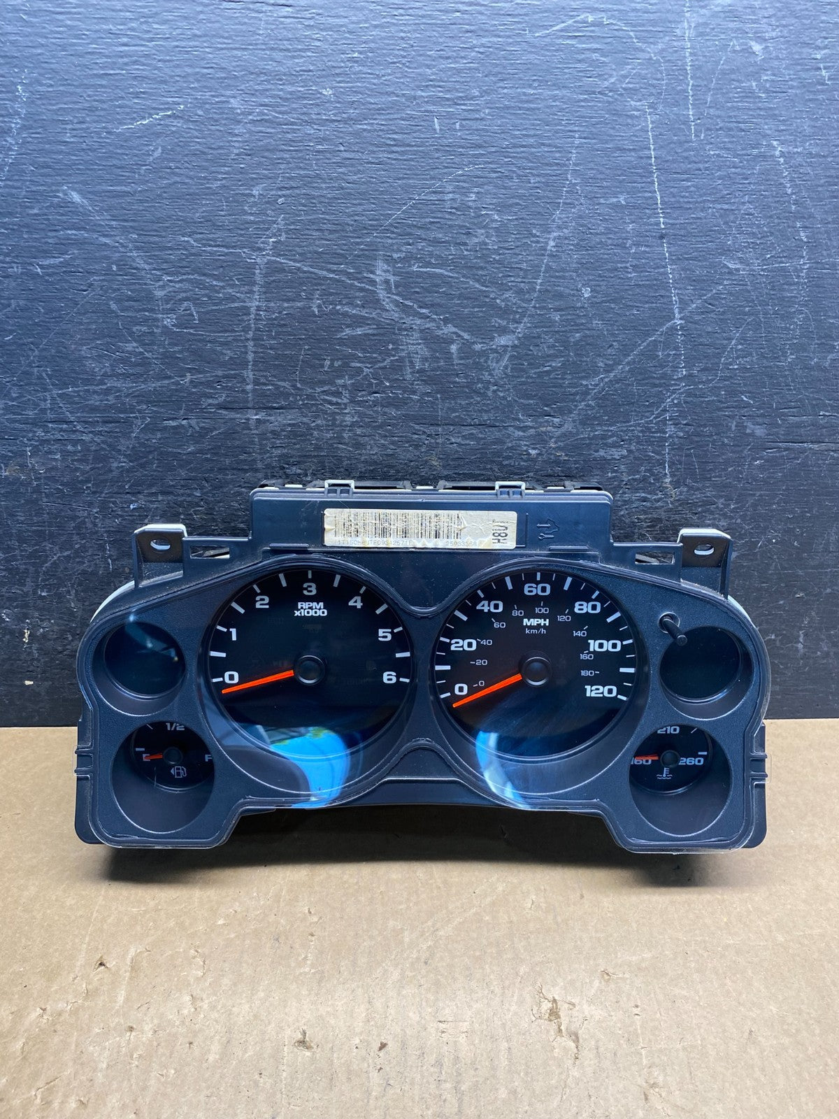 2007 to 2013 Chevrolet Silverado Suburban Cluster Gauge Speedometer AG7425 DG0
