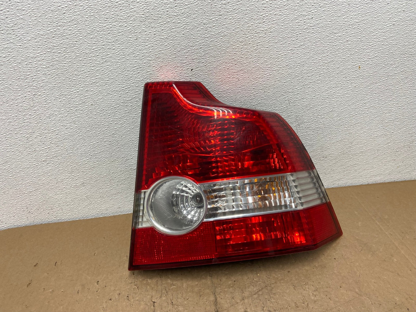 2004 to 2007 Volvo S40 Right Passenger RH Side Tail Light AC7193 LK0
