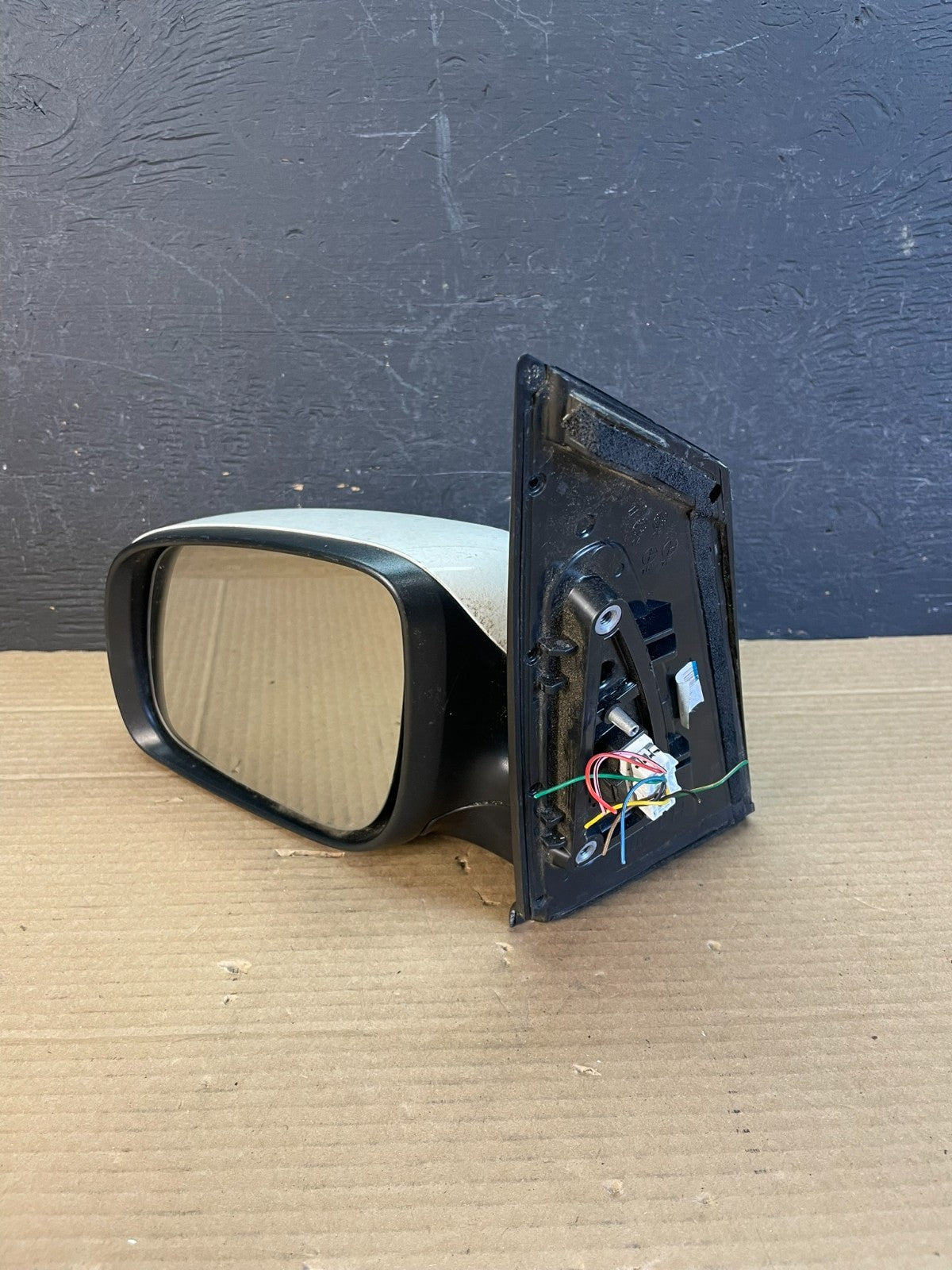 2015 to 2021 Kia Sedona Left Driver LH Side Door Mirror AE8646 DG2