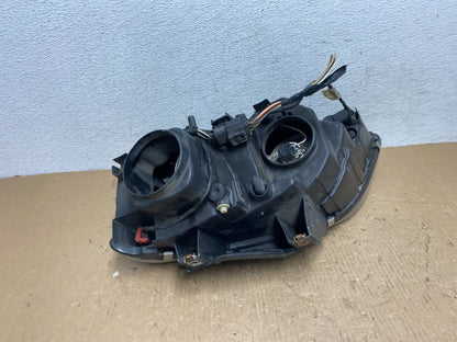 2004 to 2006 Chrysler Pacifica Headlight Right Passenger Halogen AD8755 DW5