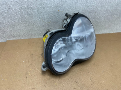 2001-2004 Mercedes-Benz C Class SEDAN Halogen Left Headlight Oem Z6878 DW2