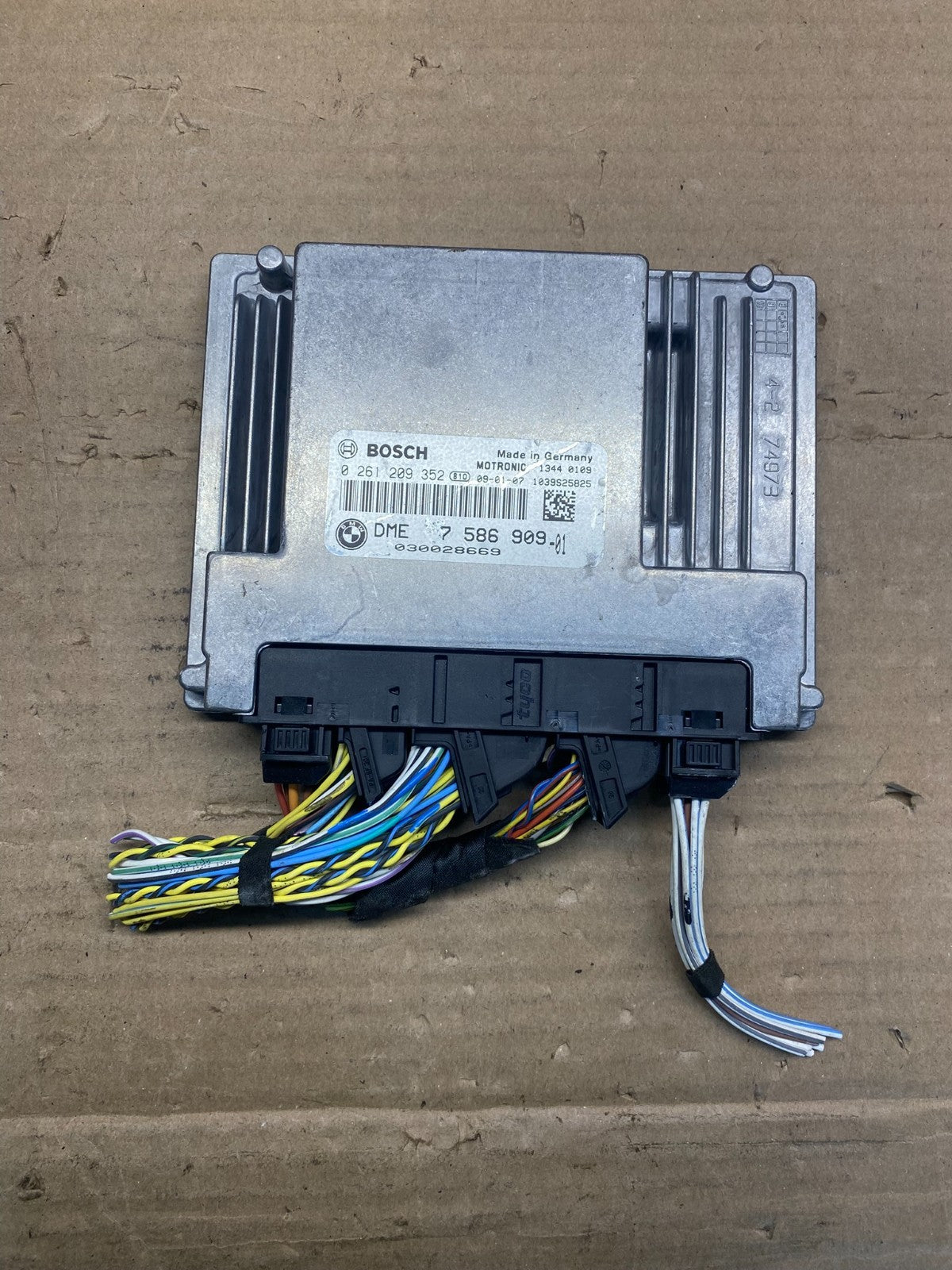 2007 to 2010 BMW X5 ECM ECU Engine Control Computer Module AF4049 DW0