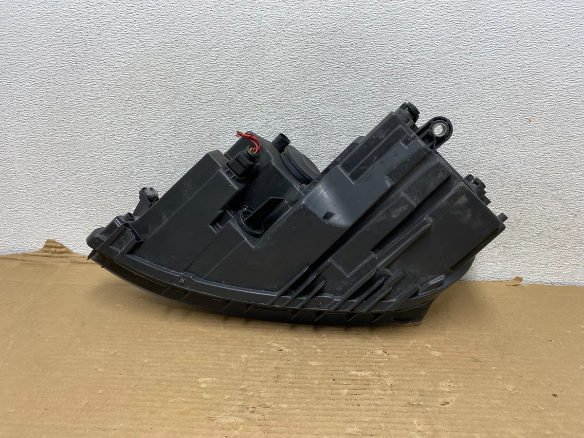 2011 to 2014 Volkswagen Jetta Right Passenger RH Headlight Halogen AG9240 DW7