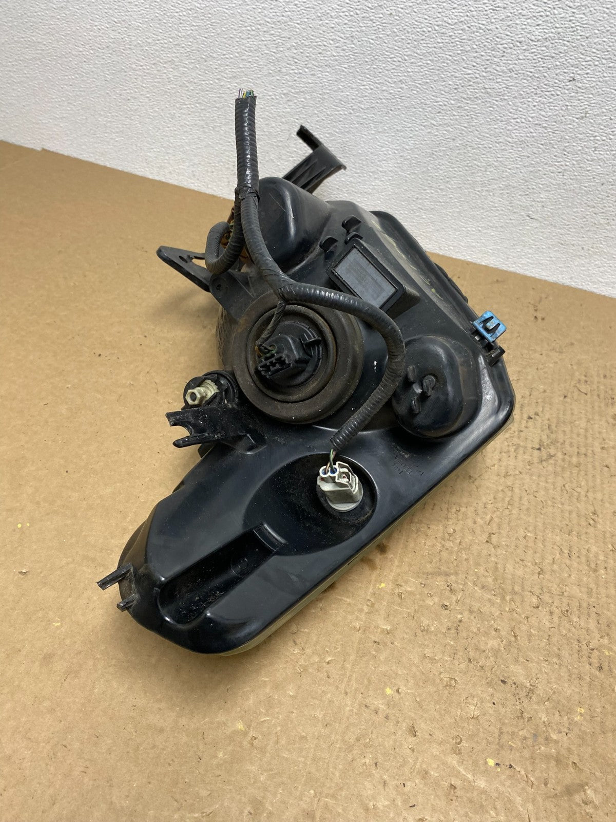 2008 2009 2010 2011 Ford Focus Left Driver Lh Headlight Halogen AC1587 DW10