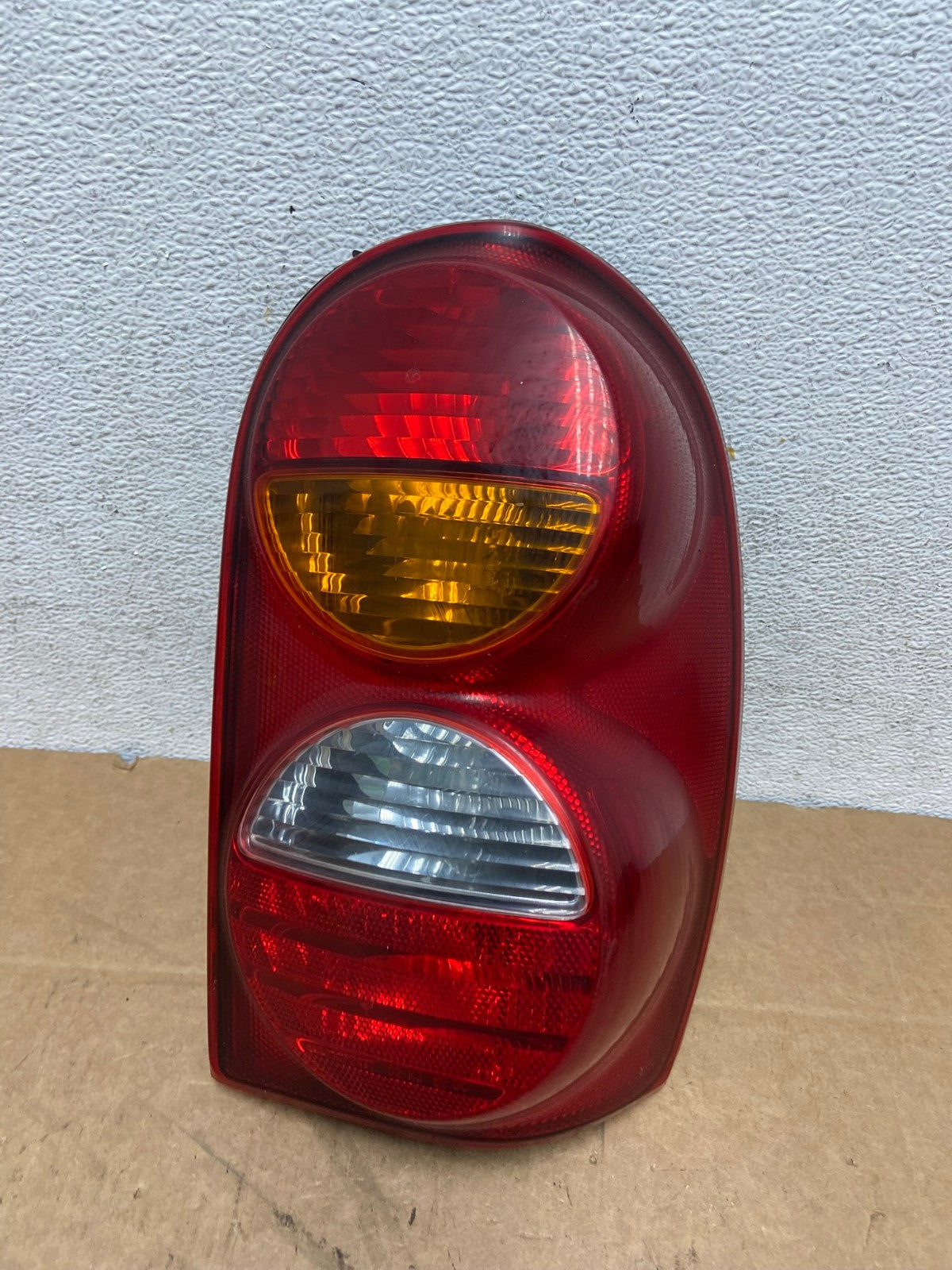 2002 2003 2004 Jeep Liberty Right Passenger Rh Side Tail Light AD6307 LK0