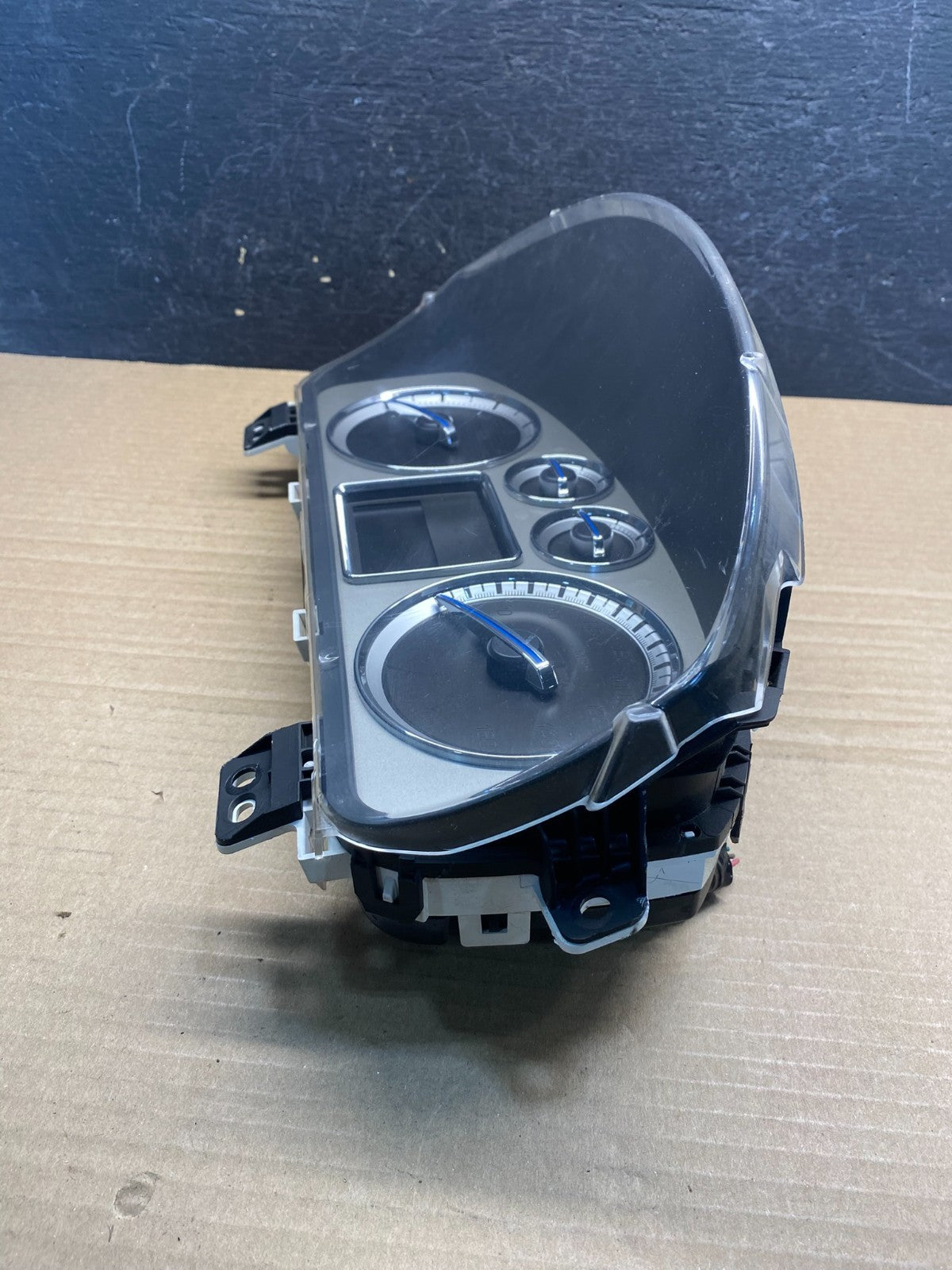 2007 to 2014 Cadillac Escalade Instrument Speedometer Cluster Gauge AF3809 DW2