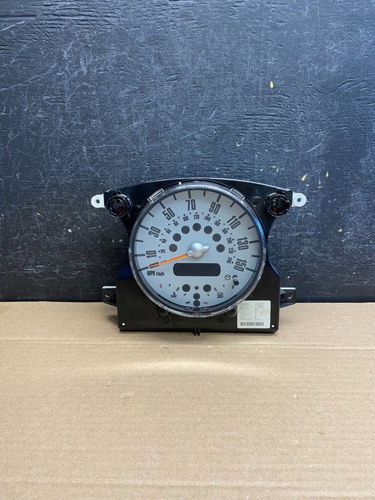 2007 - 2010 Mini Cooper Speedometer Cluster Gauge AG5020 DG0
