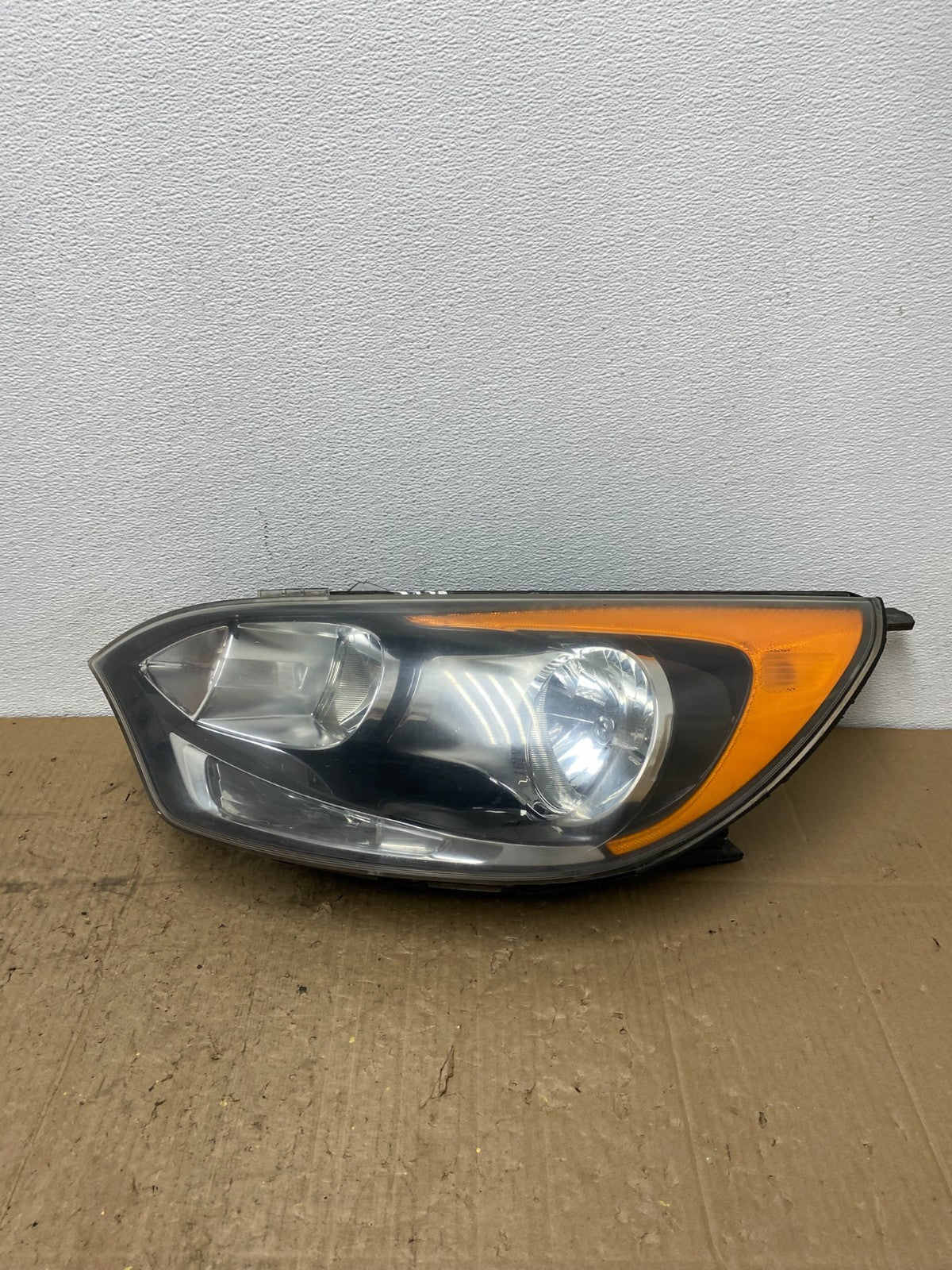2012 to 2017 Kia Rio Hatchback Left Driver LH Halogen Headlight AC0142 DW0