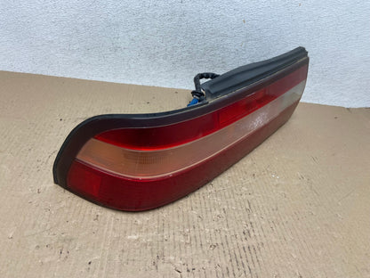 1995 1996 Lexus ES300 Left Driver LH Side Tail Light AE7111 LK2