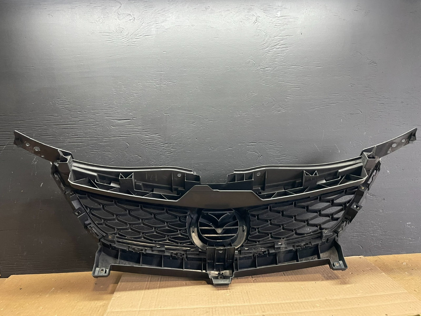 2010-2012 Mazda CX-9 Front Upper Grill Grille w/ Emblem OEM ab7624 DG7