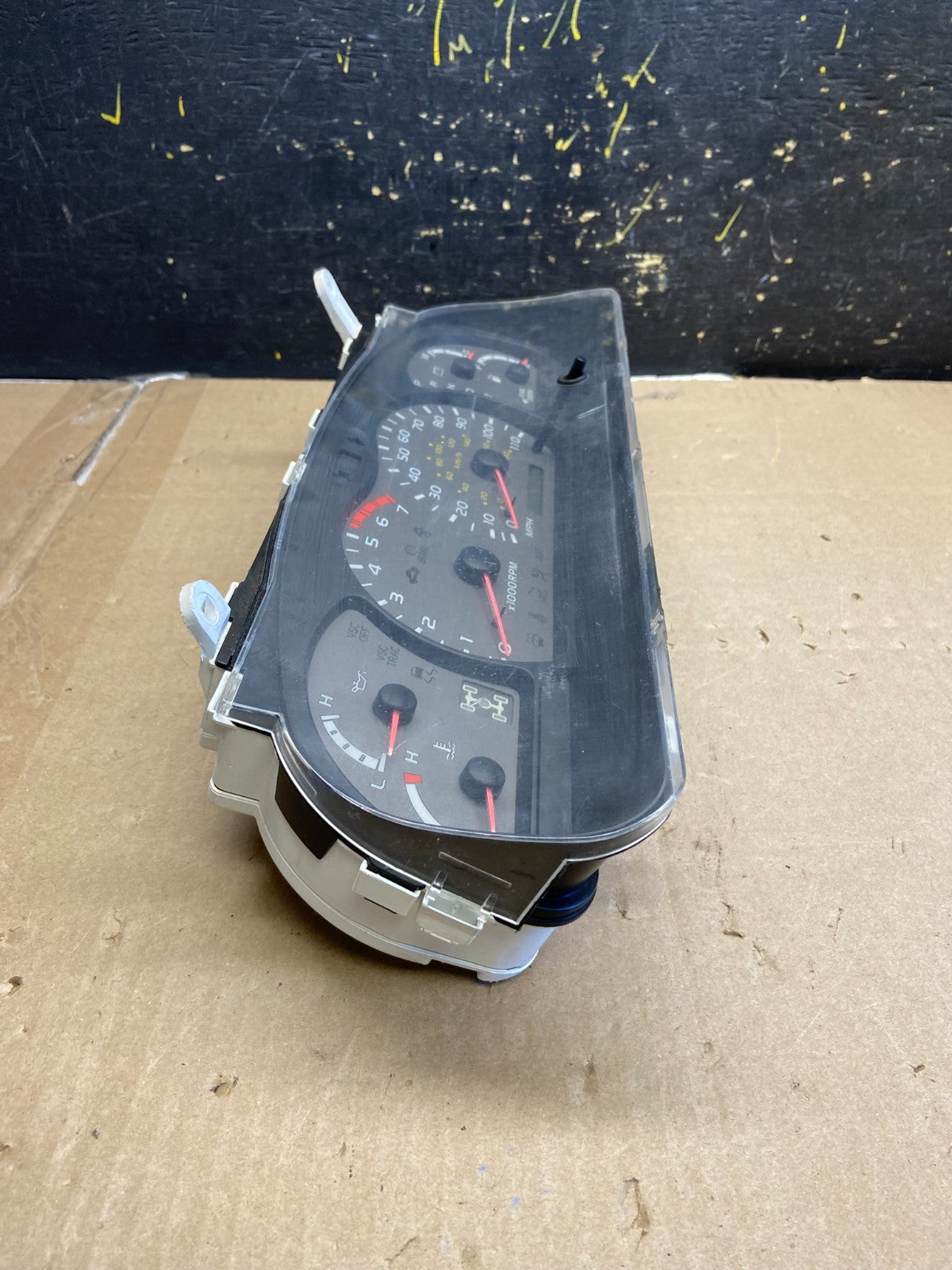 2001 to 2004 Toyota Sequoia Speedometer Insrument Gauge Cluster AB1931 DG2