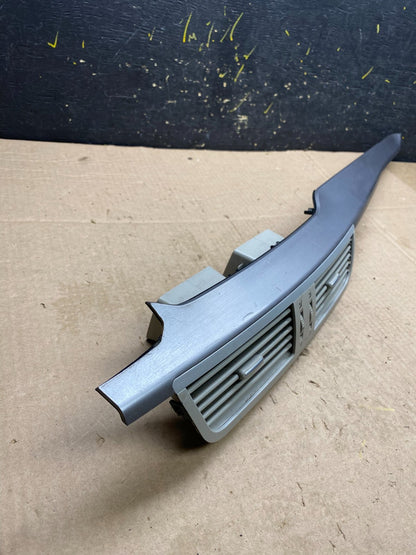 2009 to 2014 Volkswagen Routan Dash Center Trim Bezel Panel Vents z0174 DG3