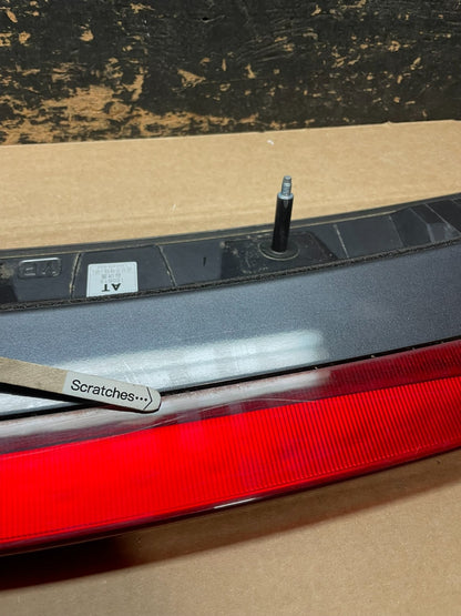 2015 to 2020 Kia Sedona Rear Trunk Spoiler Wing Oem Y9246 DG7