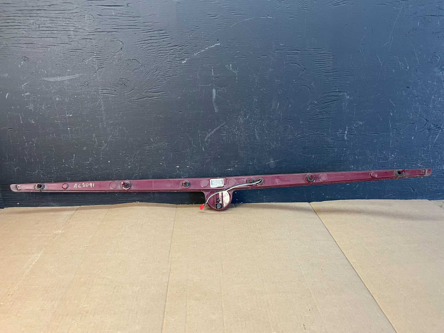 2005 2006 2007 Cadillac Sts Center Trunk Third Brake Led Tail Light Oe AC2091 DG5