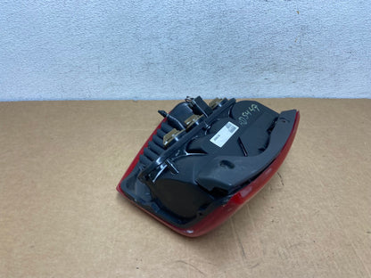 1999-2004 Jeep Grand Cherokee WJ Right Passenger Rh Tail Light AD5447 LK3