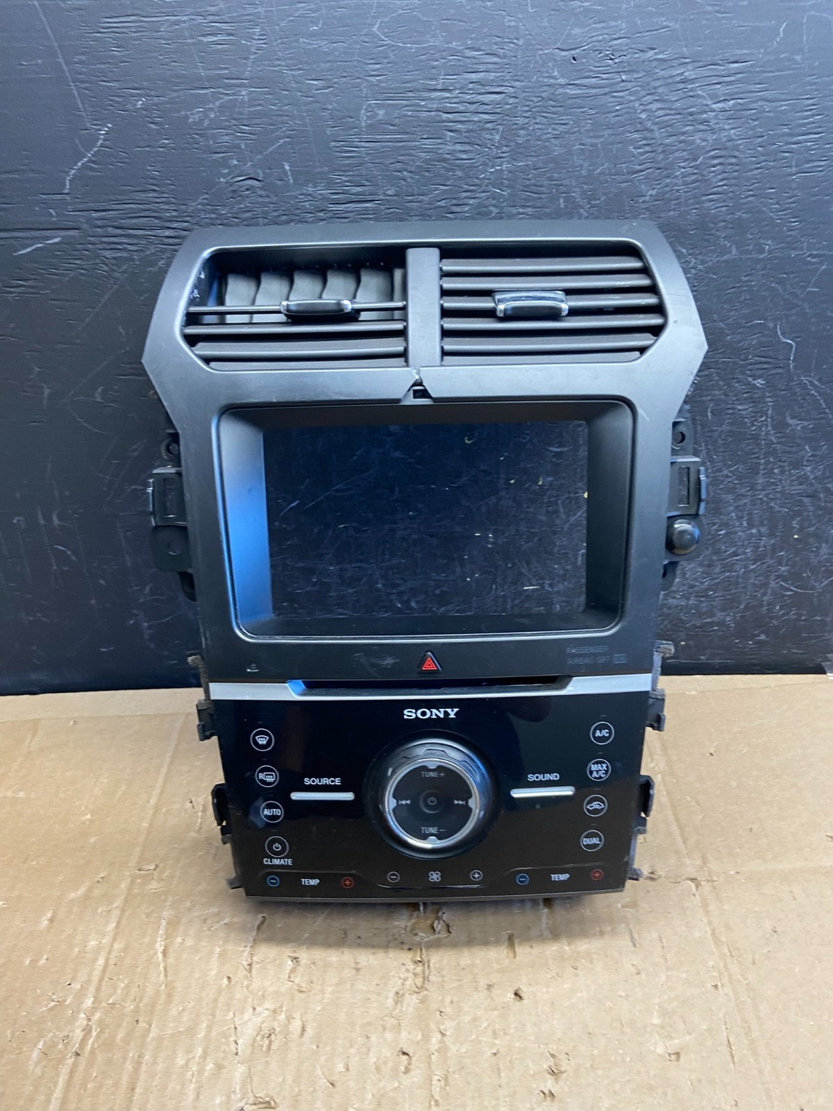 2011 2015 Ford Explorer Radio Climate Control Trim Bezel Panel AD6824 DG0