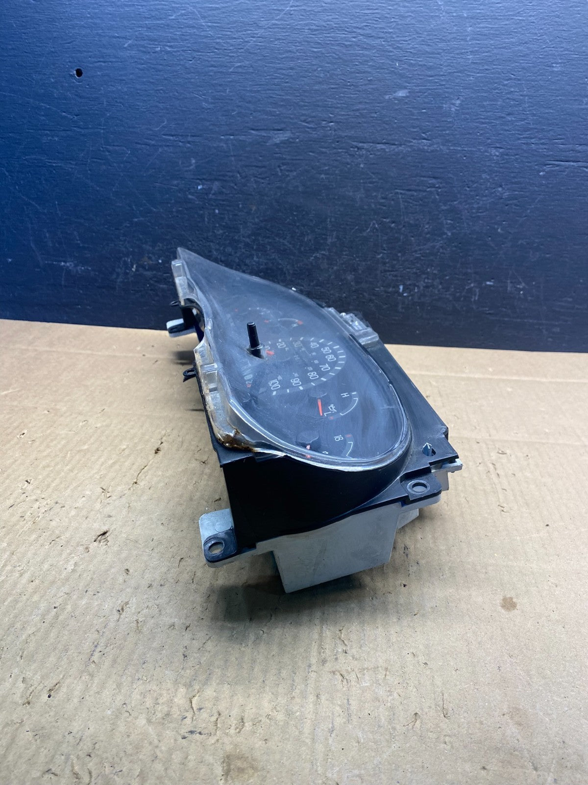 1999 to 2000 Ford E150 E250 E350 VAN Gauge Speedometer Cluster AD1654 DG2