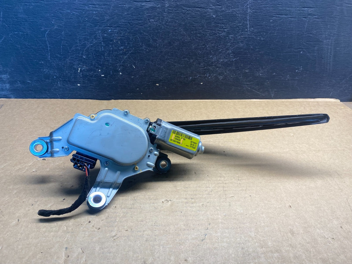 2010 to 2016 Cadillac SRX Rear Windshield Washer Wiper Motor AF6591 DG5