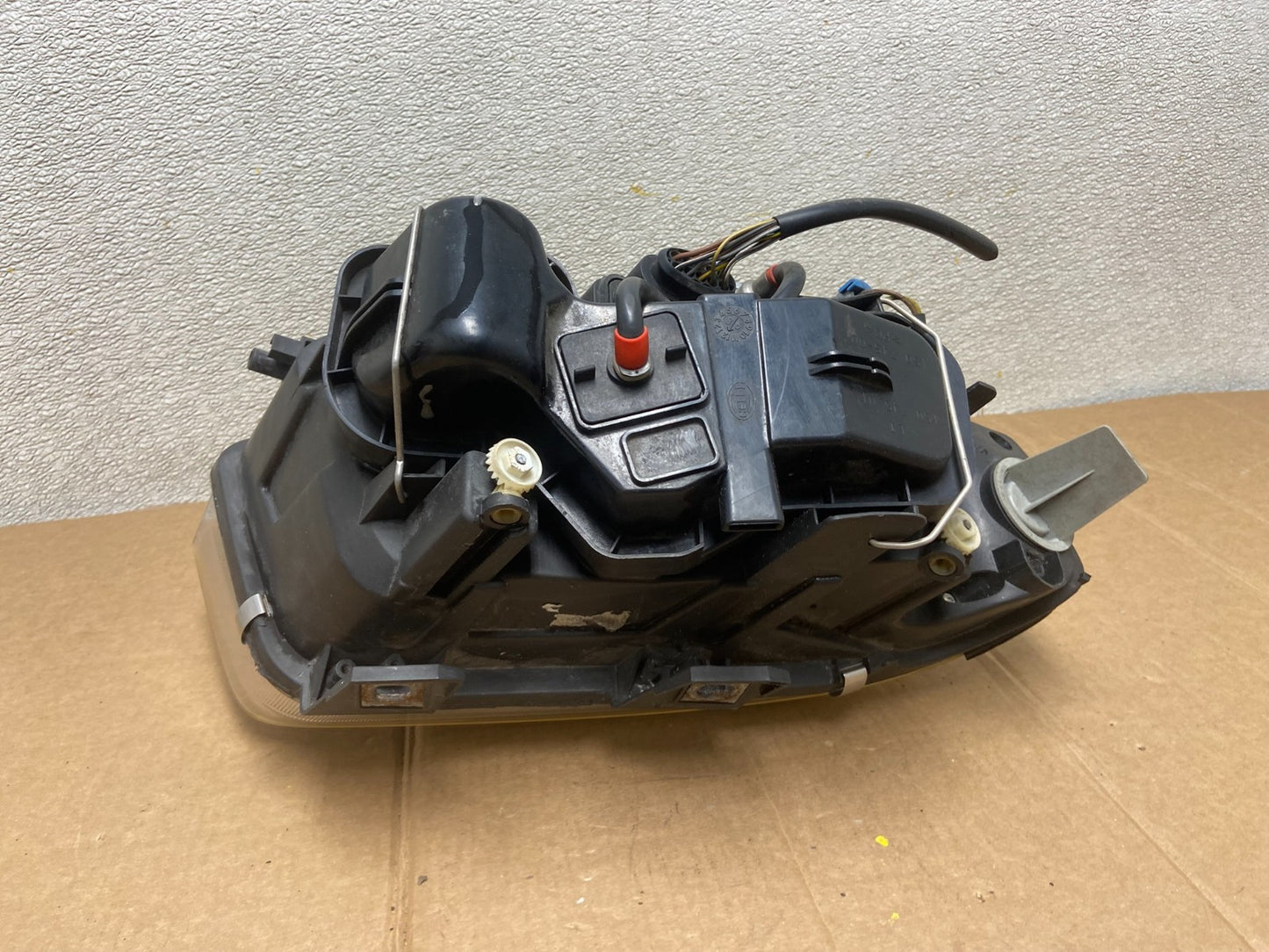 2002 to 2004 Audi A6 Left Driver LH Side Xenon HID Headlight OEM AA1123 DW4