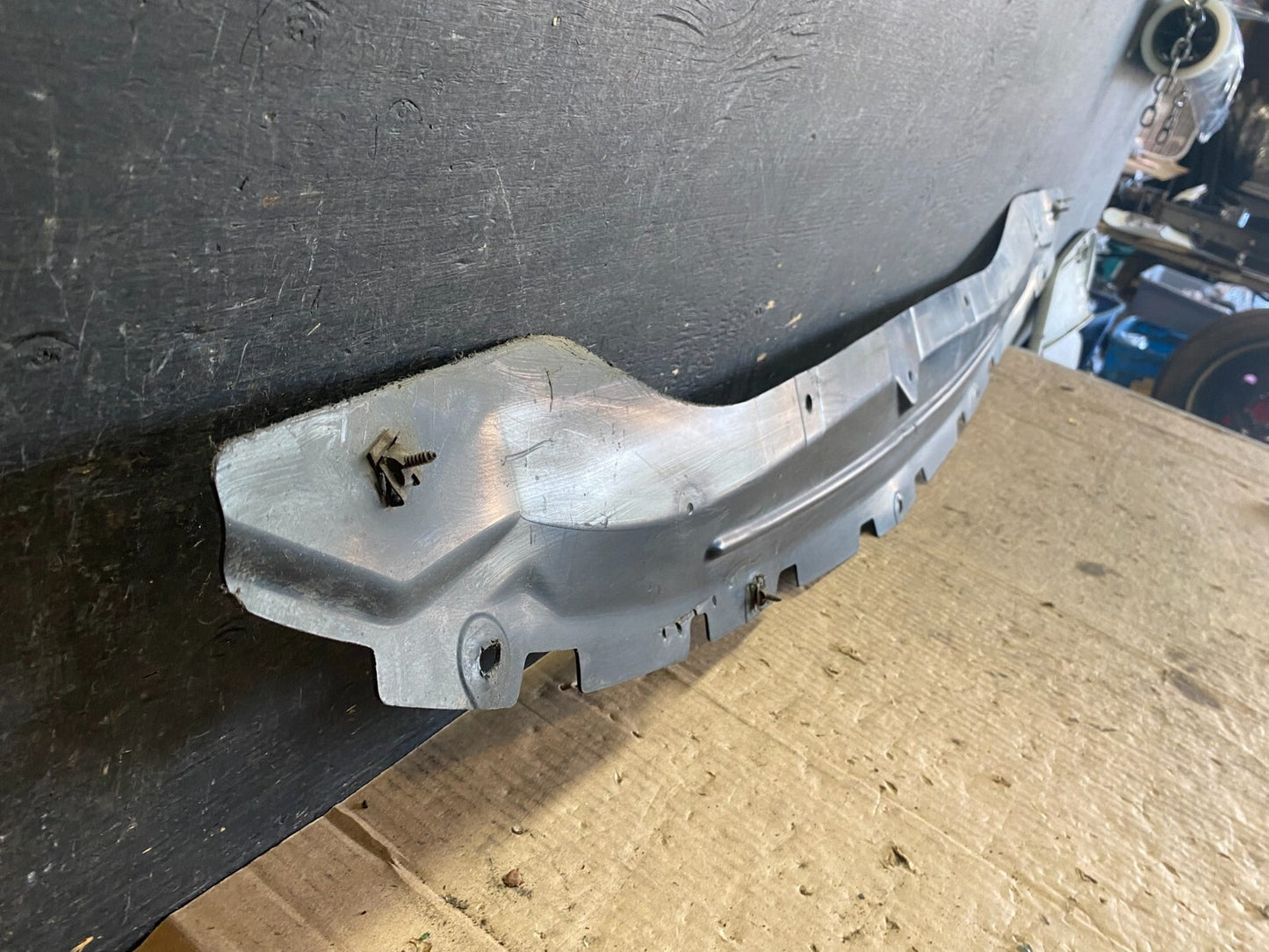 2011 to 2015 Lincoln Mkx Front Lower Wind Deflector OEM O6117 DG5