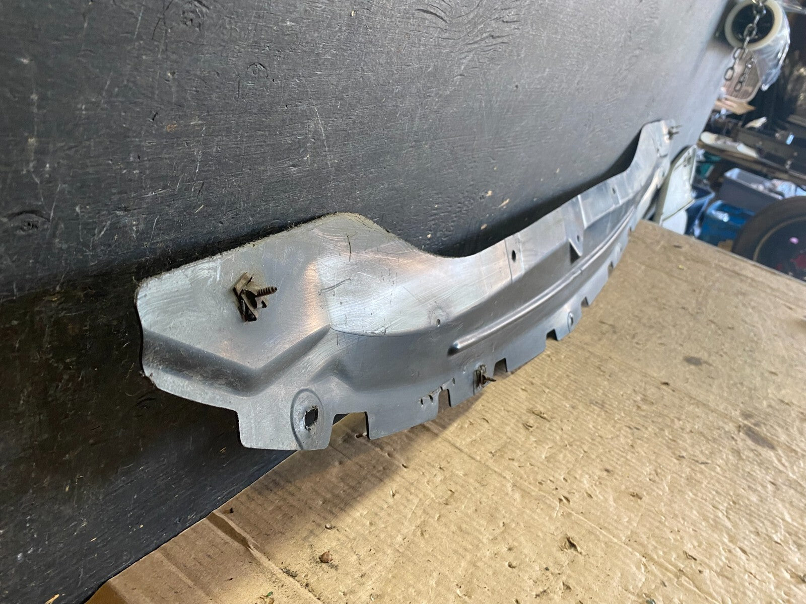 2011 to 2015 Lincoln Mkx Front Lower Wind Deflector OEM O6117 DG5