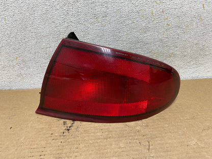 1997 to 2004 Buick Regal Right Passenger RH Side Tail Light ah8042 DG0