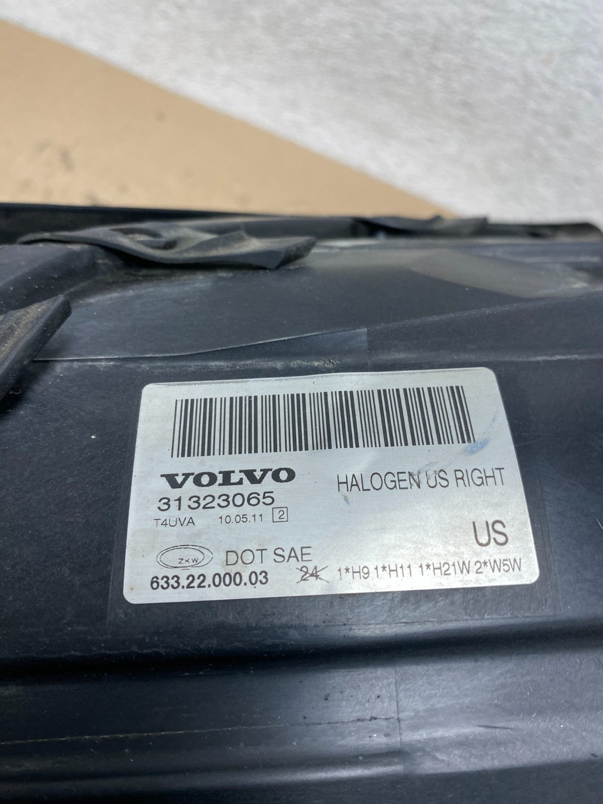 2008 to 2013 Volvo XC70 V70 S80 Right Passenger Side Halogen Headlight AG6785 DW9