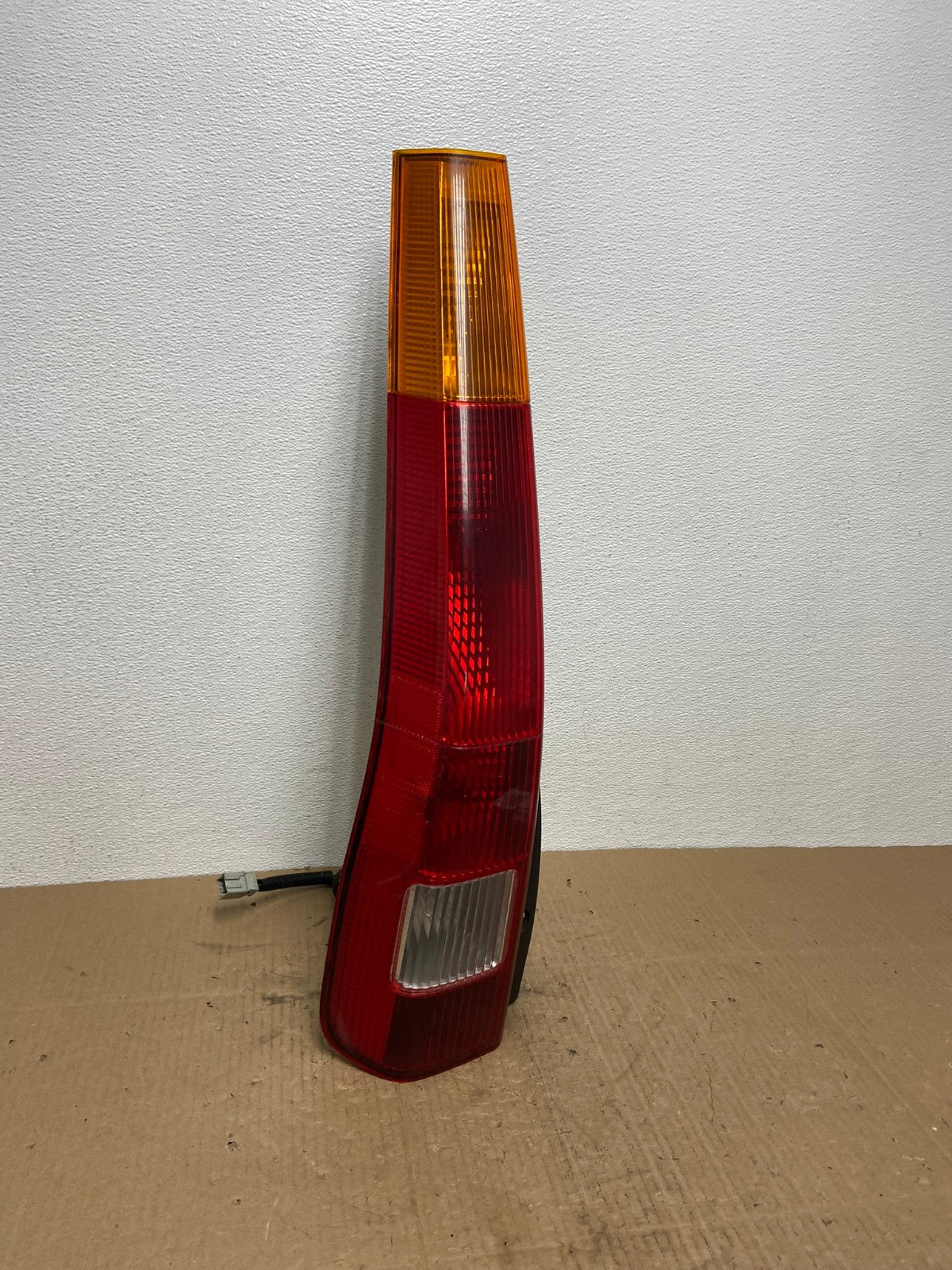 2002 2003 2004 Honda Crv Cr-v Left Driver Lh Side Tail Light Oem AB8392 LK2