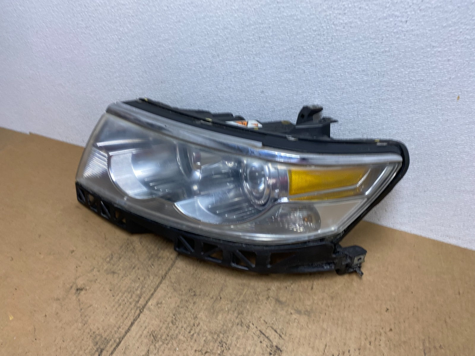 2006 to 2009 Lincoln MKZ Zephyr Left Driver Headlight Xenon AC3721 DW1