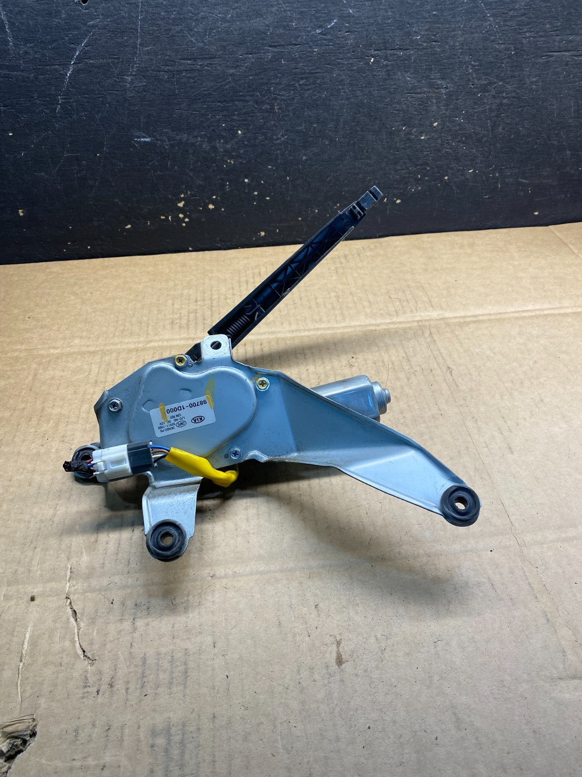 2007-2012 Kia Rondo Rear Glass Windshield Wiper Motor AB3958 DG4
