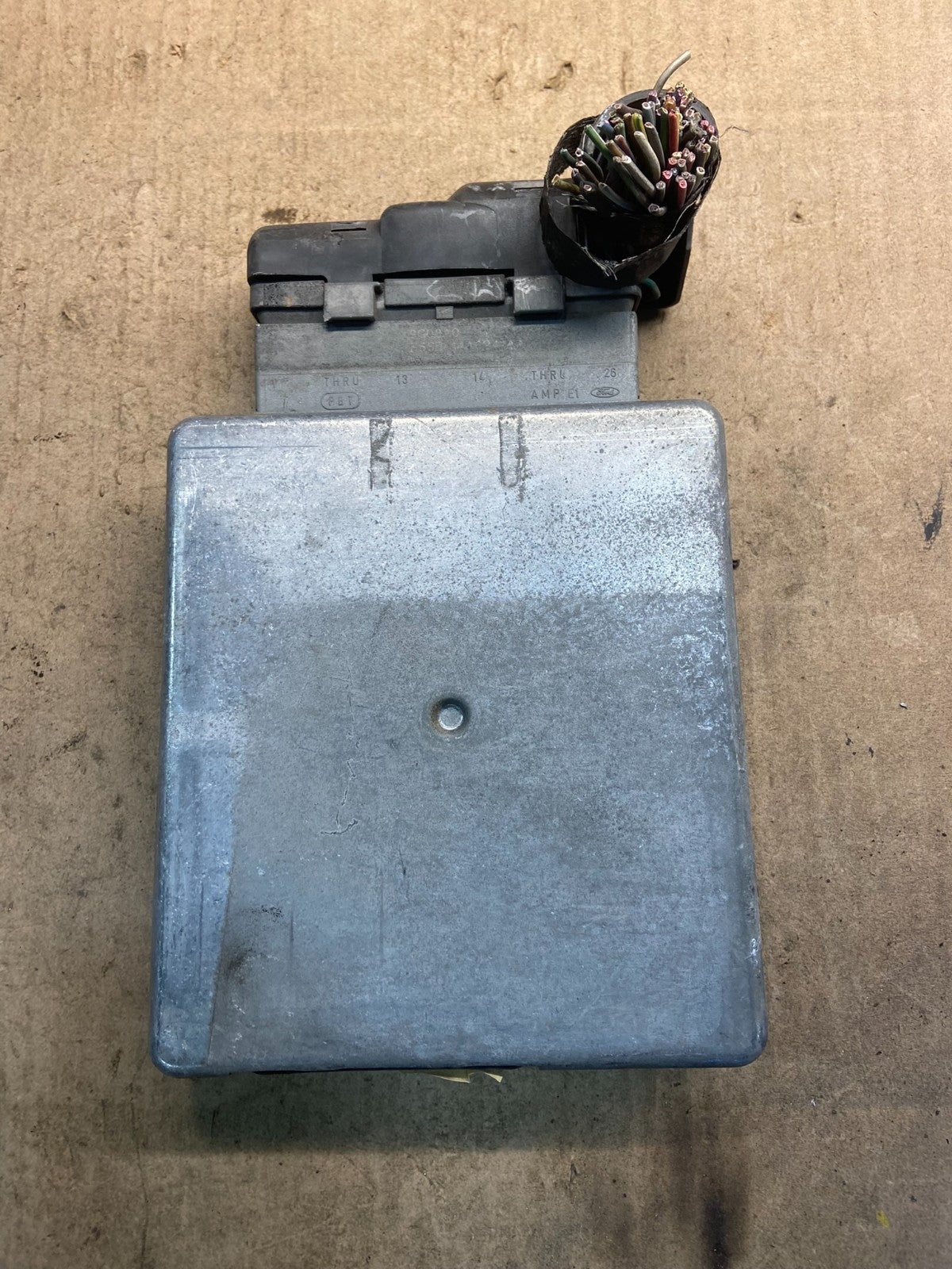1998 1999 Ford Van E250 E350 5.4L Engine Control Module Unit ECU z8671 DG1