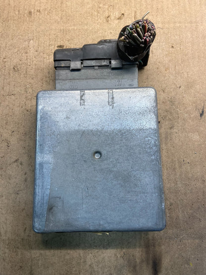 1998 1999 Ford Van E250 E350 5.4L Engine Control Module Unit ECU z8671 DG1