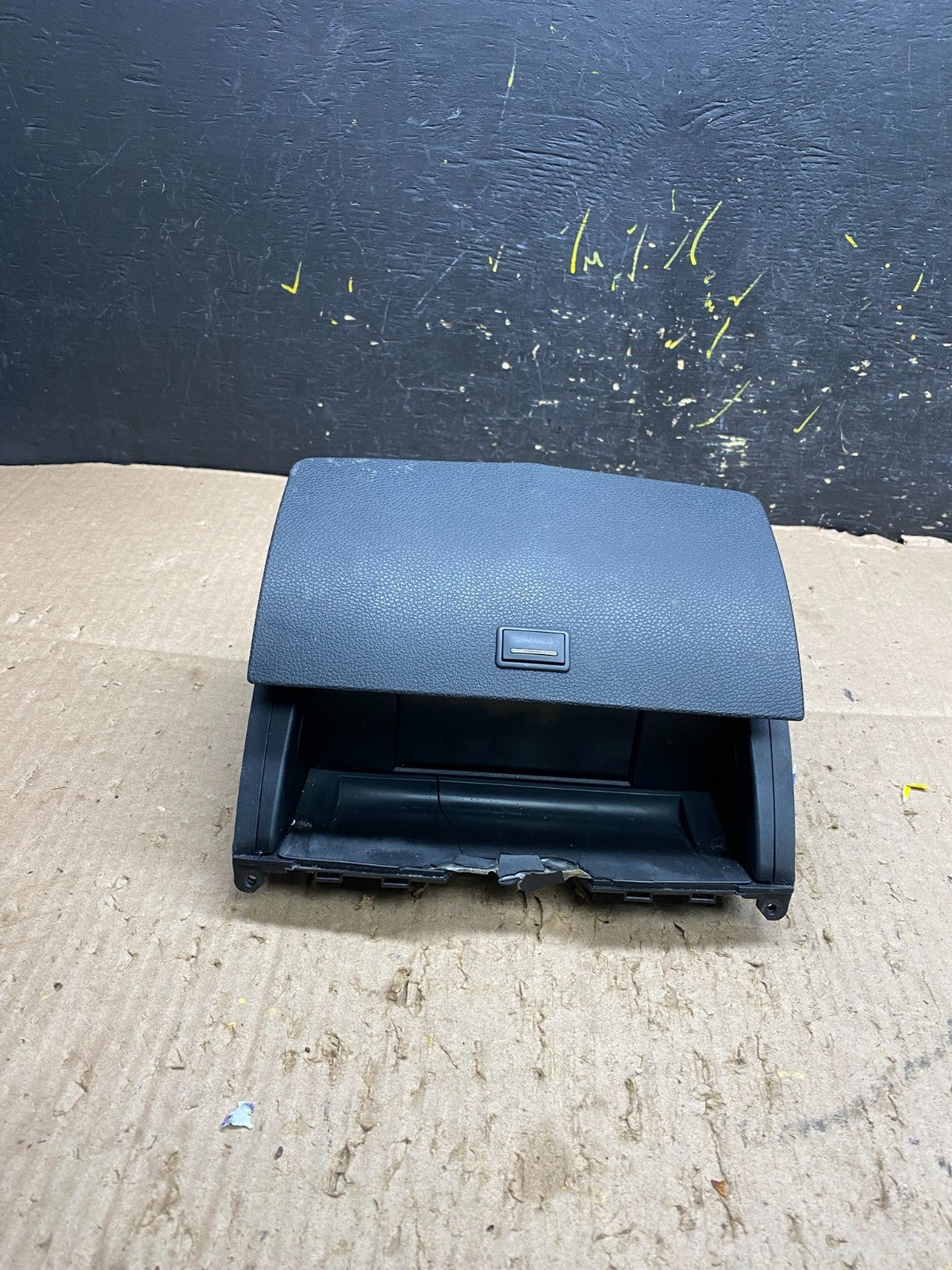 2008-2011 Mercedes W204 C300 Navigation Display Screen Monitor w/Cover Y7985 DG1