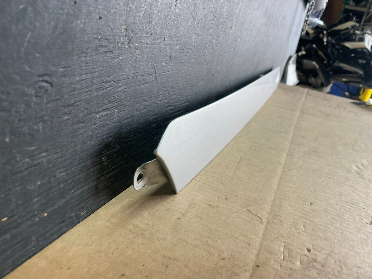 2005 to 2010 Honda Odyssey Right Side Rail Cover Quarter Trim Molding J3922 DG2