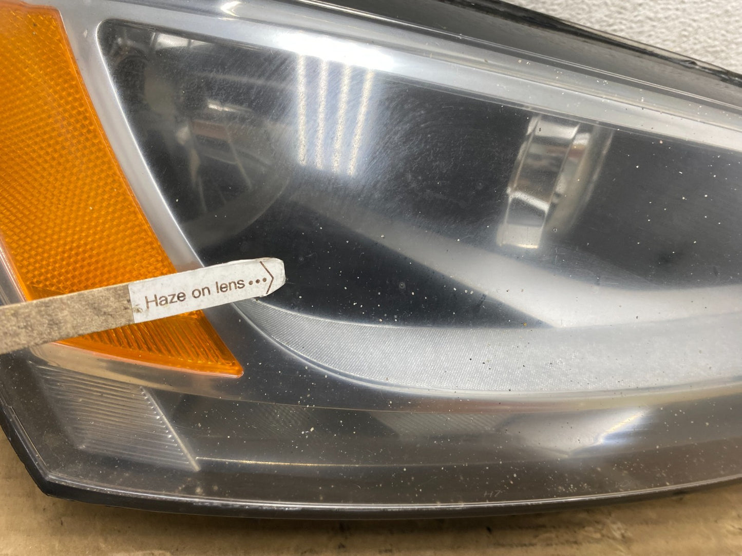 2011 to 2014 Volkswagen Jetta Right Passenger RH Headlight Halogen AG9240 DW3