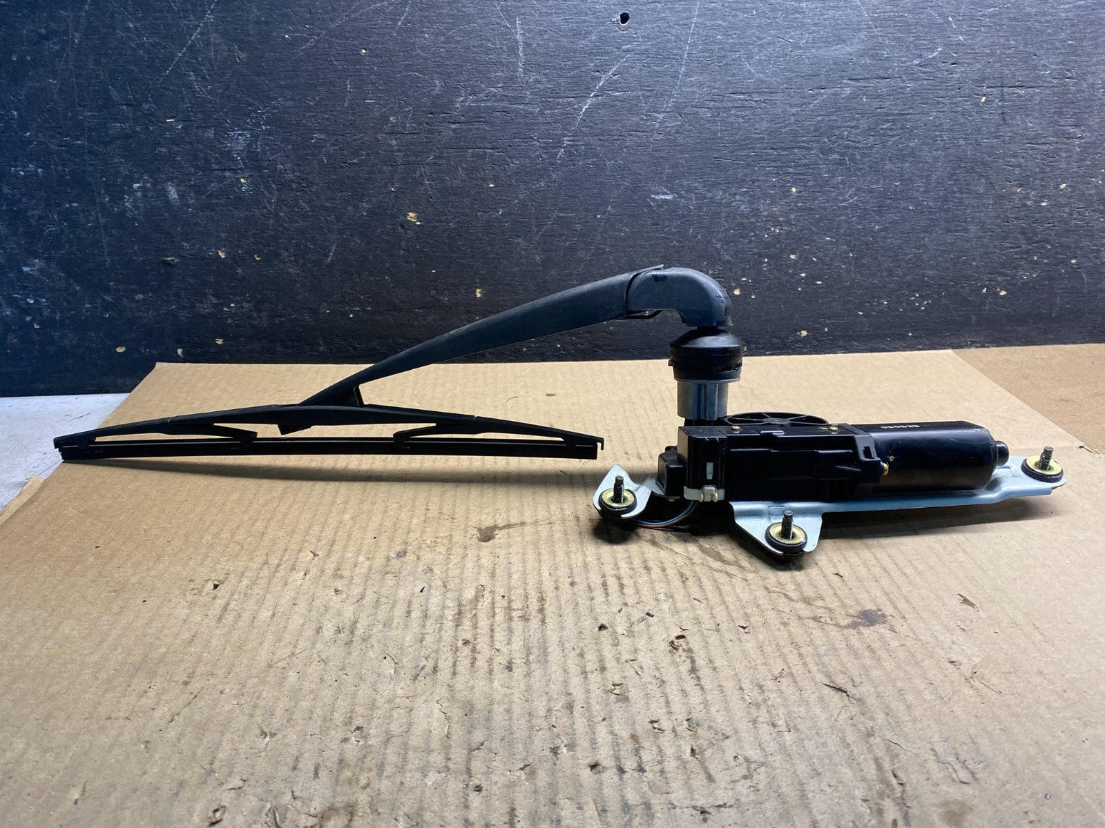 2003-2008 Infiniti FX35 Rear Liftgate Back Window Wiper Motor OEM Z4750 DG0