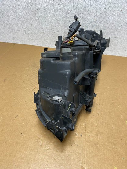 2005 to 2007 Volvo XC70 V70 Passenger Right Passenger RH Headlight AE0556 DW9