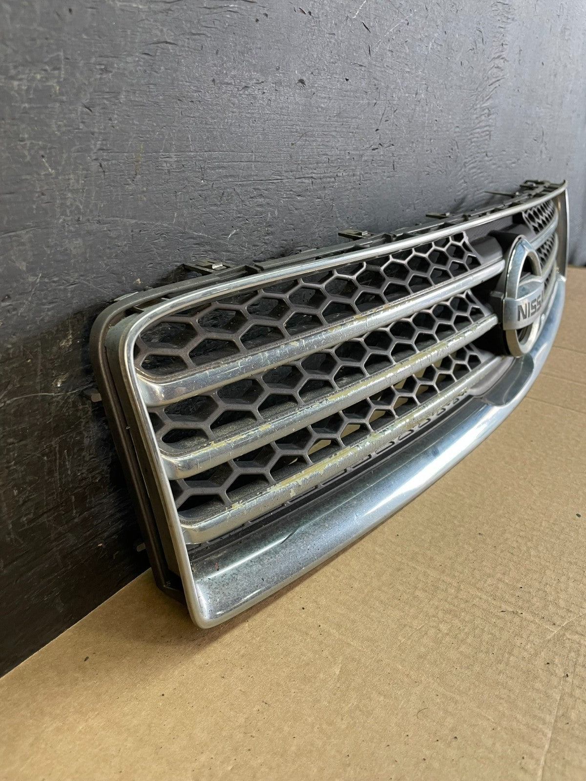2009 to 2011 Nissan Maxima Front Upper Grill Grille AF5253 DW2