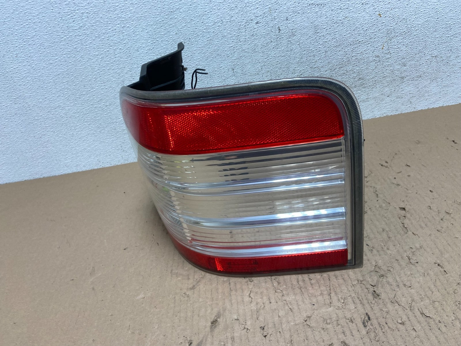 2008-2009 Ford Taurus X Right Passenger RH Side Tail Light AE8853 DW1
