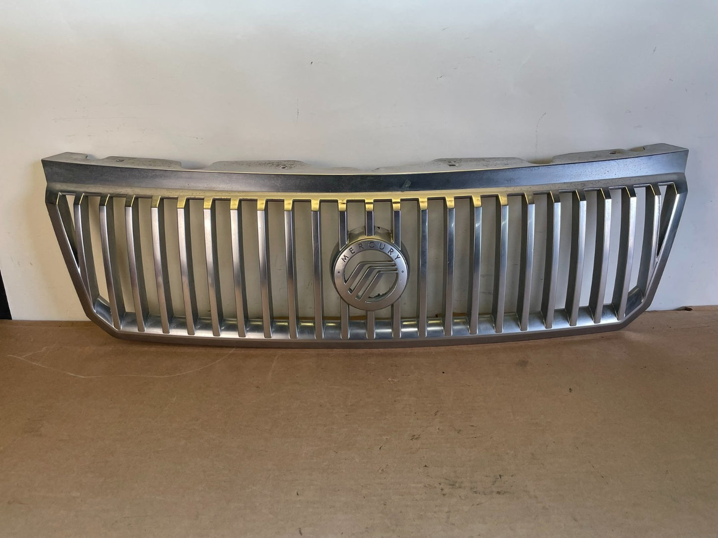 2002 to 2005 Mercury Mountaineer Front Upper Grill Grille AG0873 DG0